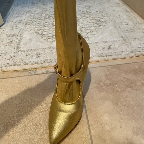 Dolce & Gabbano Gold embellished boots